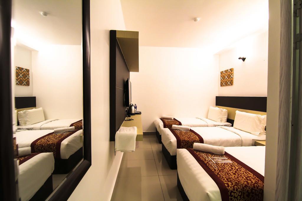 Uptown Hotel Seremban Esterno foto
