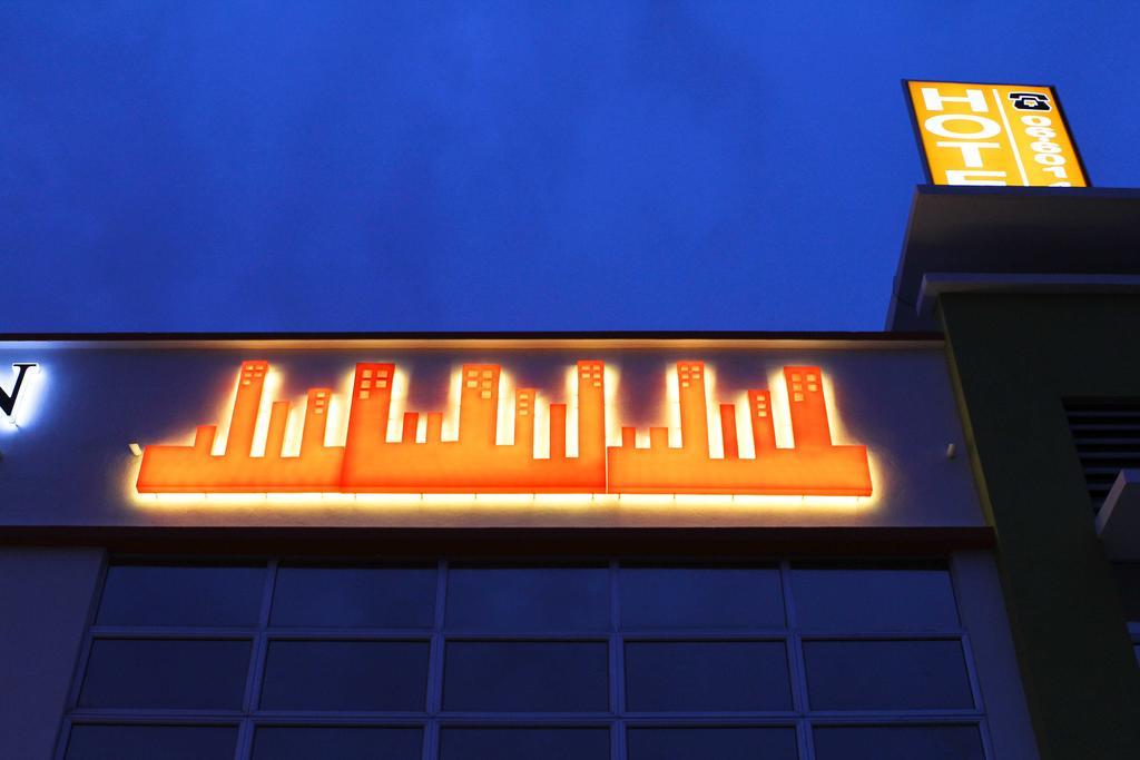 Uptown Hotel Seremban Esterno foto