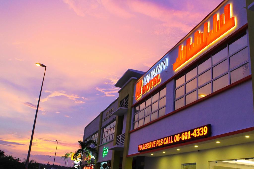 Uptown Hotel Seremban Esterno foto