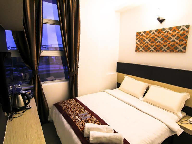 Uptown Hotel Seremban Esterno foto